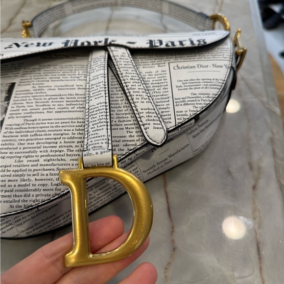 Dior White and Black Newspaper Print Saddle Bag - Picture 2 of 7
